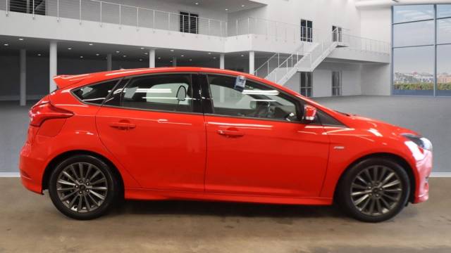 2017 Ford Focus 1.0 EcoBoost 125 ST-Line 5dr EX67XET